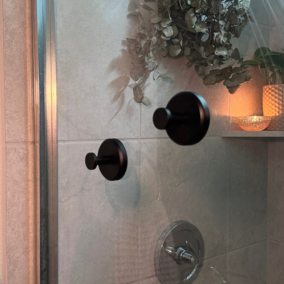 Ultra-sticky Suction Hook, Repositionable As Desired