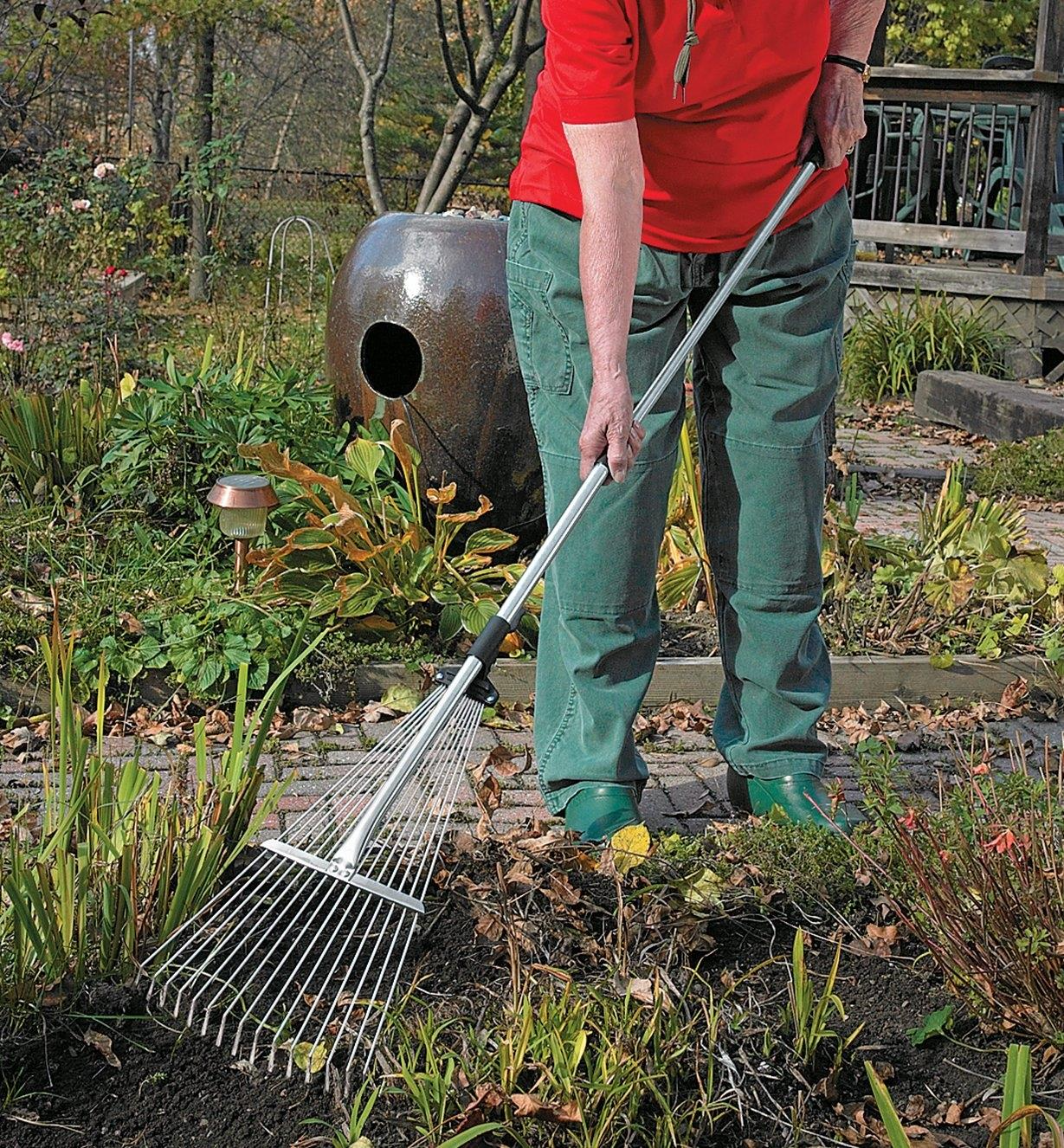 GreenSweep™ Tidy Lawn Essential