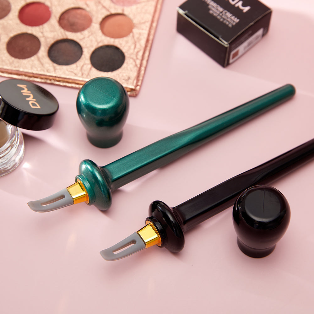 Effortless Winged Liner in Seconds – LinerPro™